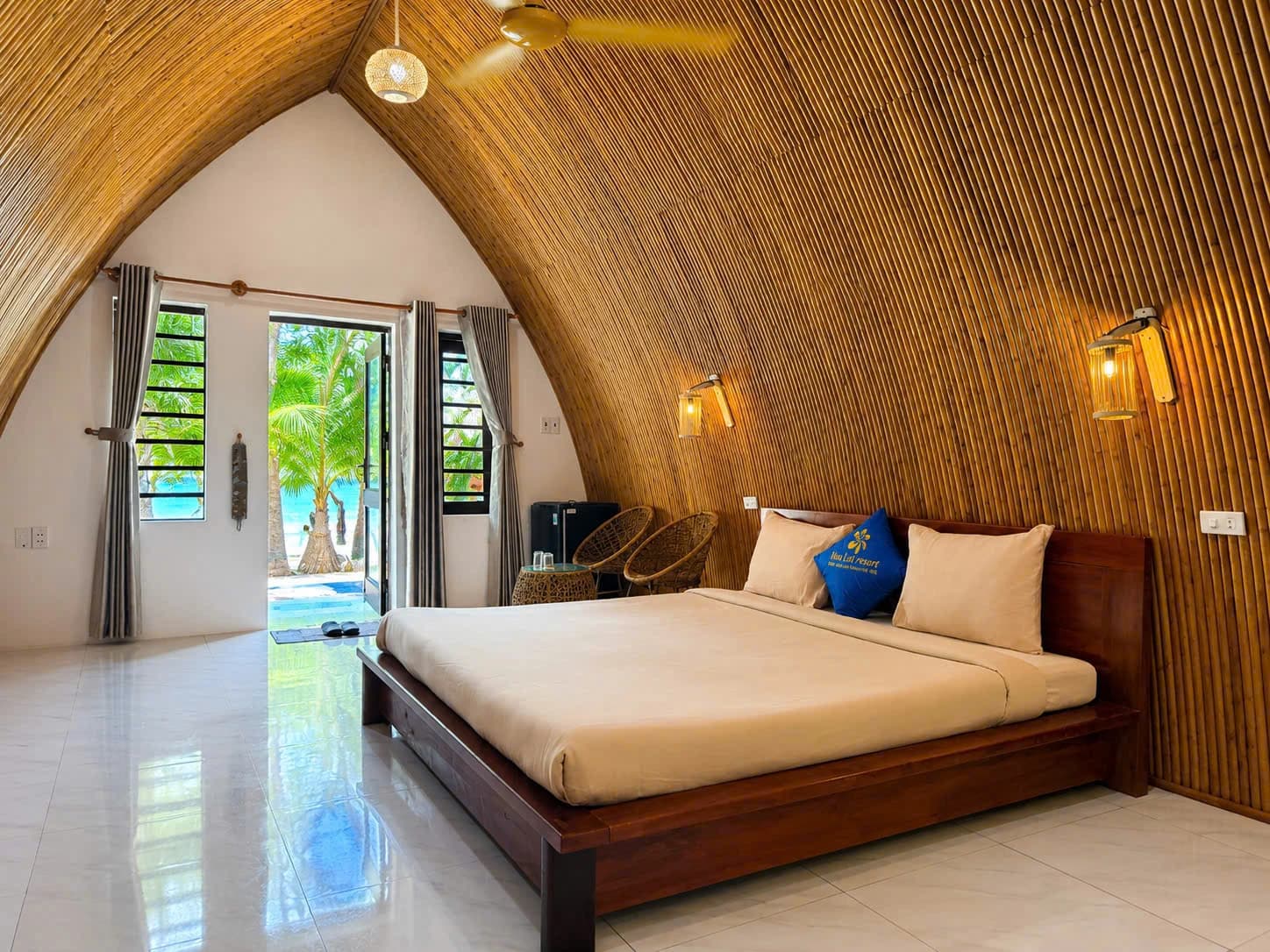 Bungalow Hướng Biển 2 Người Lớn & 1 Trẻ Em