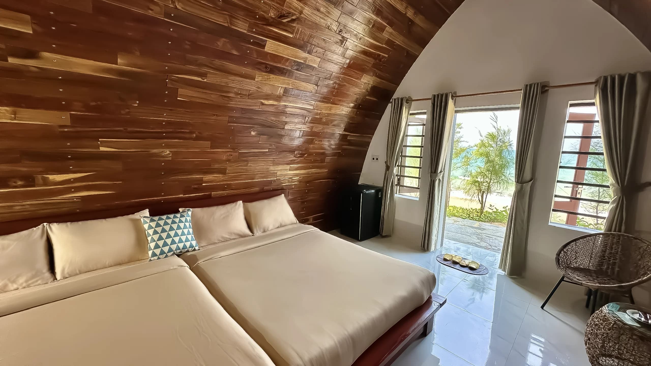Bungalow Sát Biển Gia Đình (2 Người Lớn & 2 Trẻ Em)