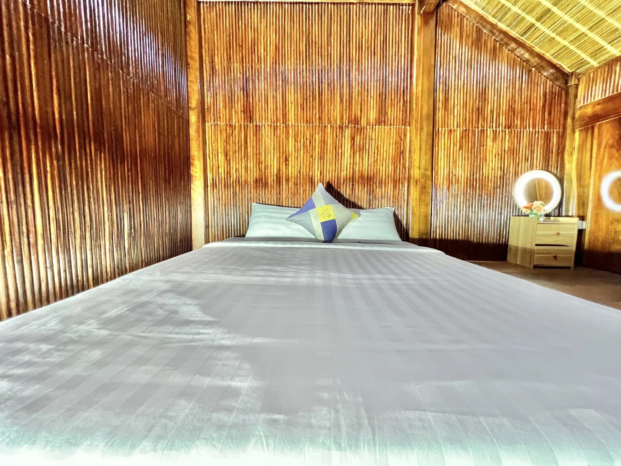 COMBO TRỌN GÓI ĂN & Ở 2 NGÀY 1 ĐÊM VILLA NHÀ GỖ VIEW BIỂN — CẢ CĂN 38NL 3