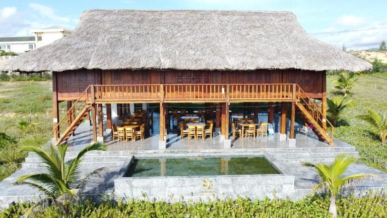 COMBO TRỌN GÓI ĂN & Ở 2 NGÀY 1 ĐÊM VILLA NHÀ GỖ VIEW BIỂN — CẢ CĂN 38NL 5