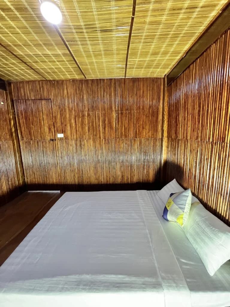 COMBO TRỌN GÓI ĂN & Ở 2 NGÀY 1 ĐÊM VILLA NHÀ GỖ VIEW BIỂN — CẢ CĂN 38NL 9